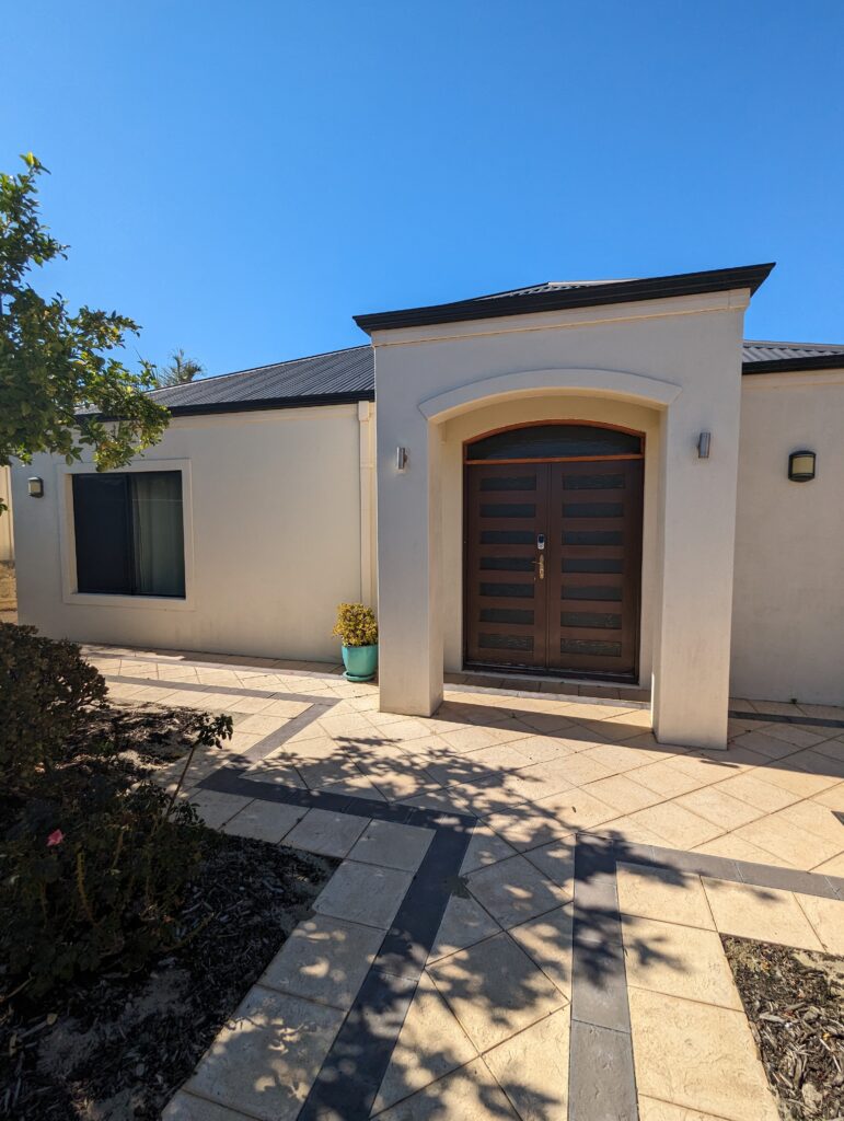 Stylish & Comfortable Home for perfect Perth Getaway -The Lakes Estate Stay