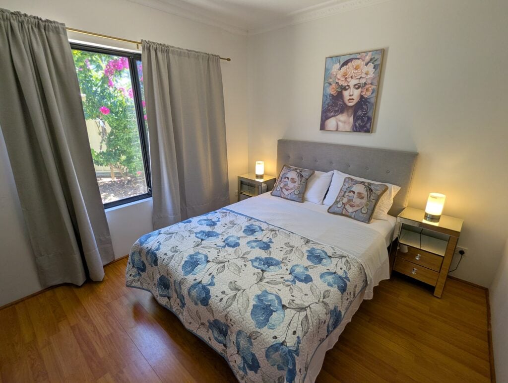Stylish & Comfortable Home for perfect Perth Getaway -The Lakes Estate Stay