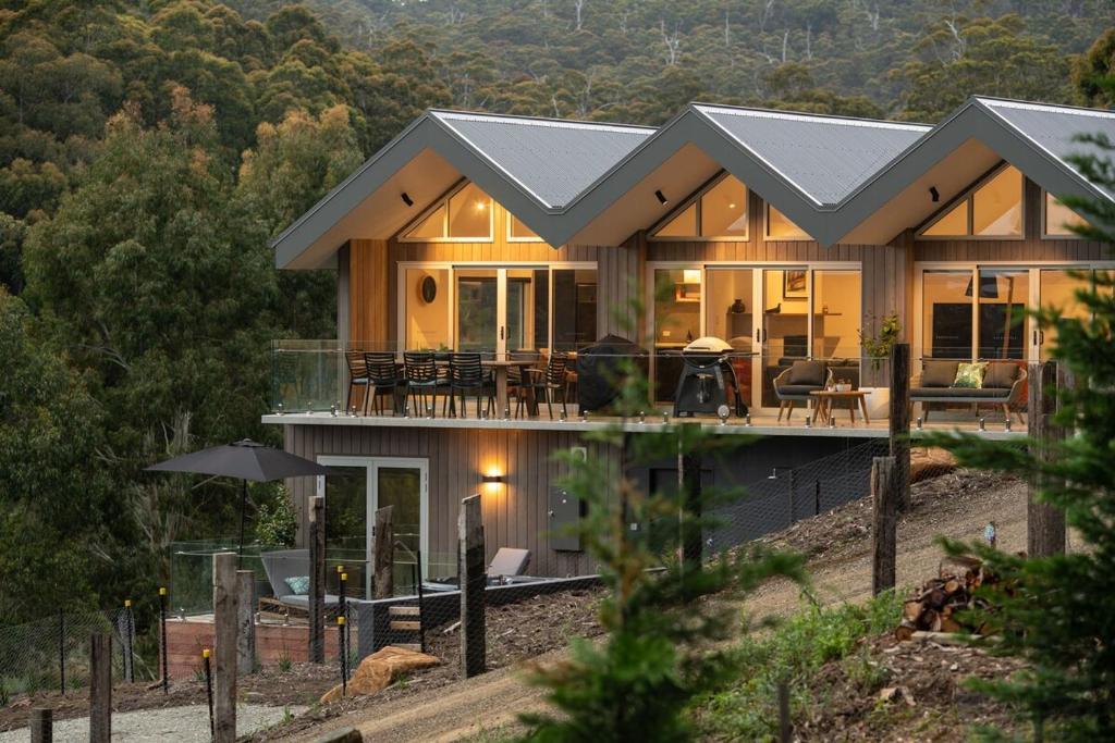 Bruny Island Haven -The Lair (Adults only retreat)